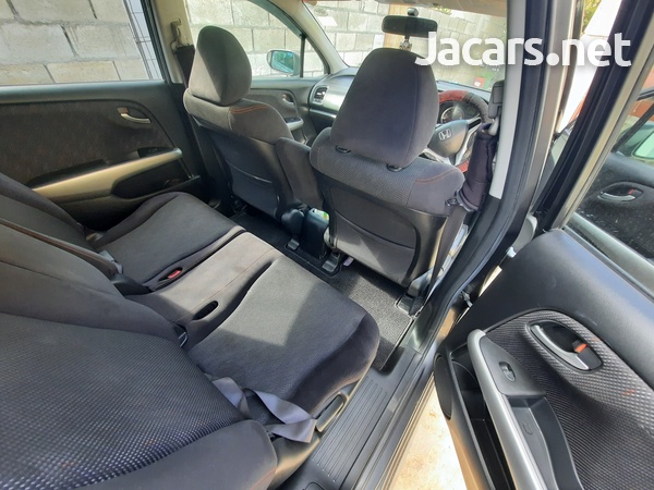 Honda Stream 1,8L 2010-1
