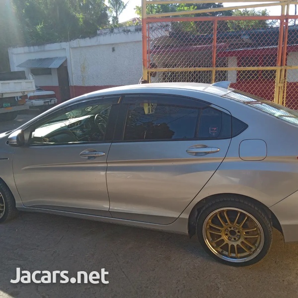Honda Grace 1,6L 2016-9