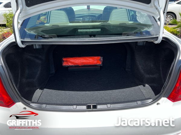 Toyota Axio 1,5L 2017-12