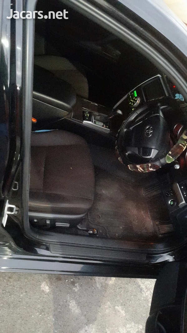 Toyota Mark X 2,5L 2015-8