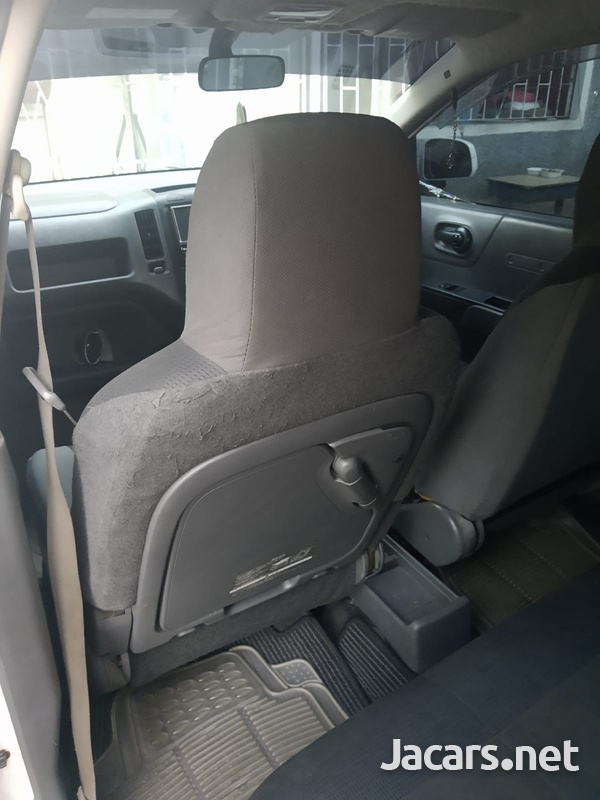 Nissan AD Wagon 2,0L 2012-9