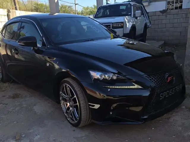 Lexus IS