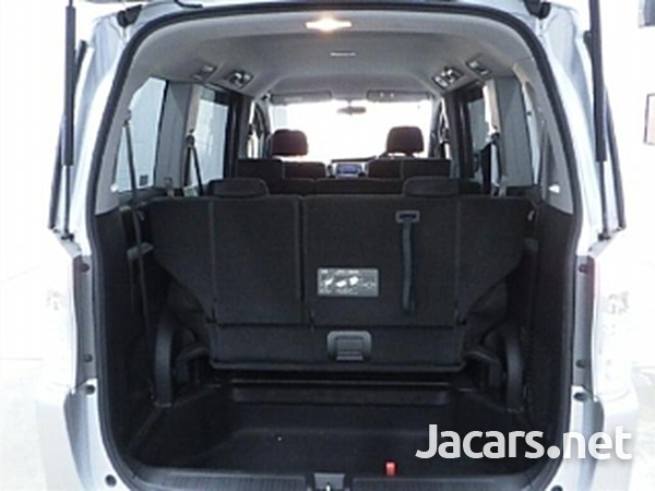 Honda Stepwgn 2,0L 2013-3
