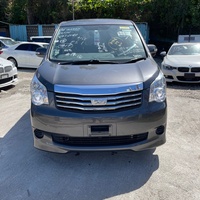Toyota Noah 2,0L 2013 Toyota Noah 2,0L 2013