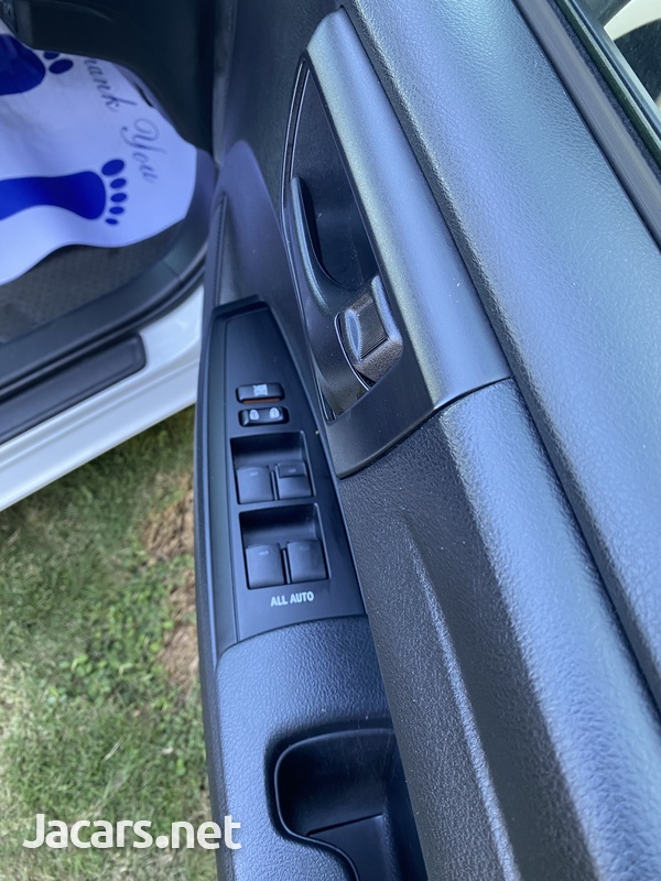 Toyota Axio 1,5L 2016-10