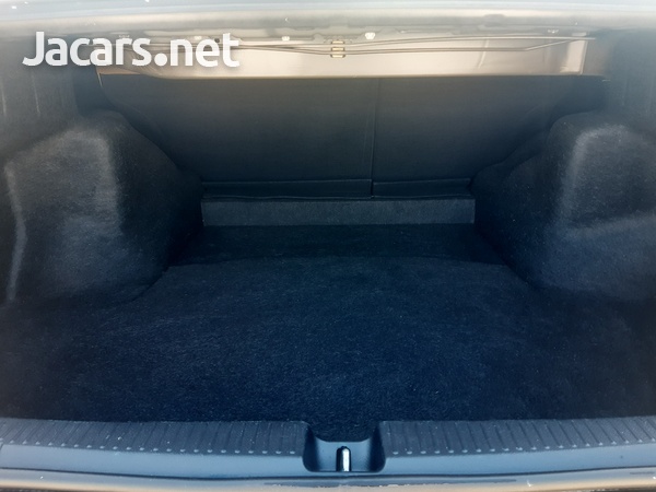 Toyota Mark X 2,5L 2014-8