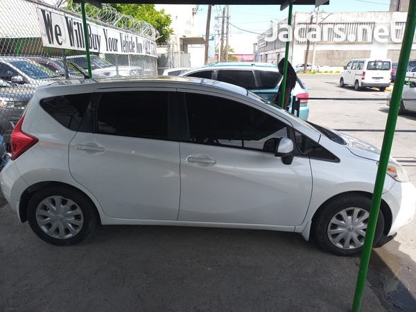 Nissan Versa 1,3L 2014-3