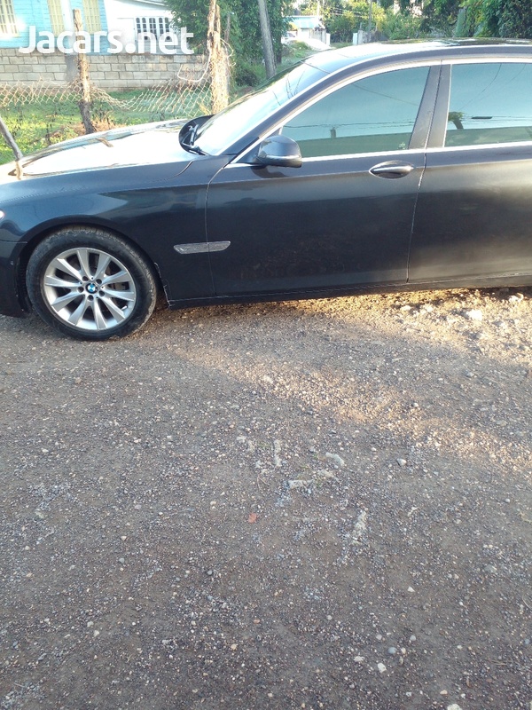 BMW 7-Series 3,0L 2015-3