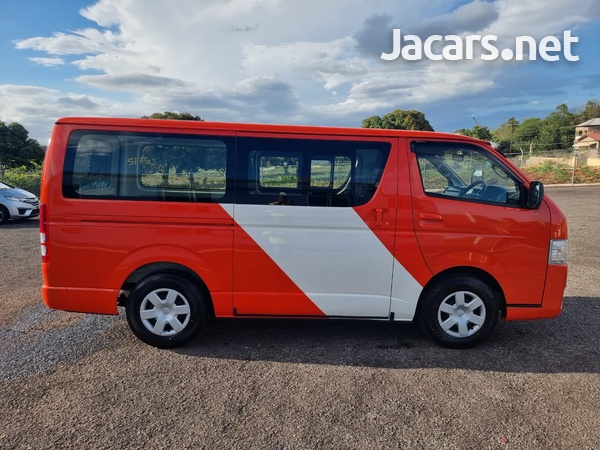 Toyota Hiace 2,0L 2015-3