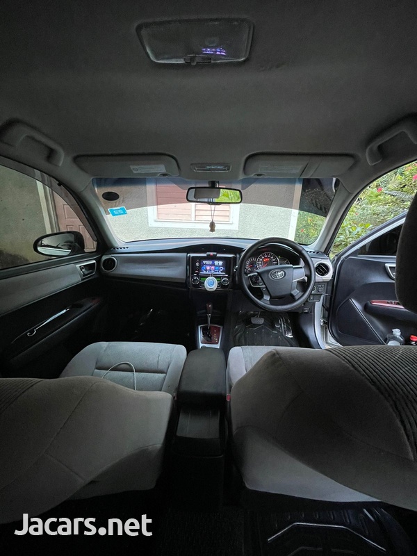 Toyota Axio 1,3L 2012-5