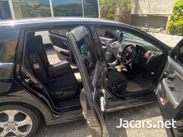Honda Stream 1,8L 2009-4