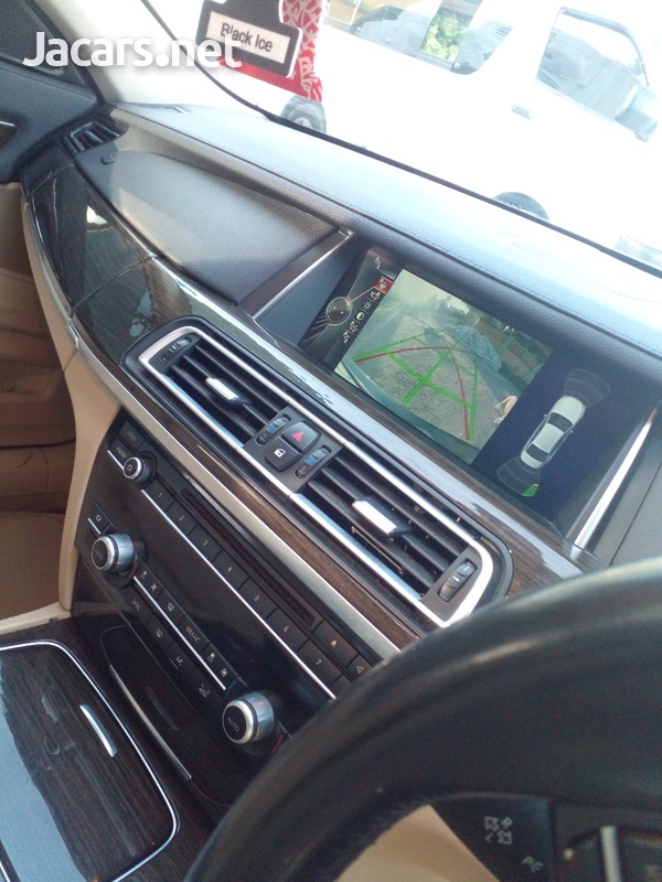 BMW 7-Series 3,0L 2015-13
