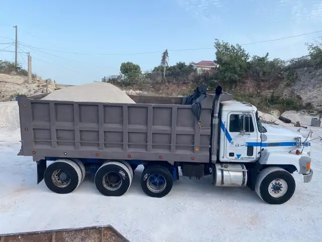 1999 Mack Truck, Saint Elizabeth