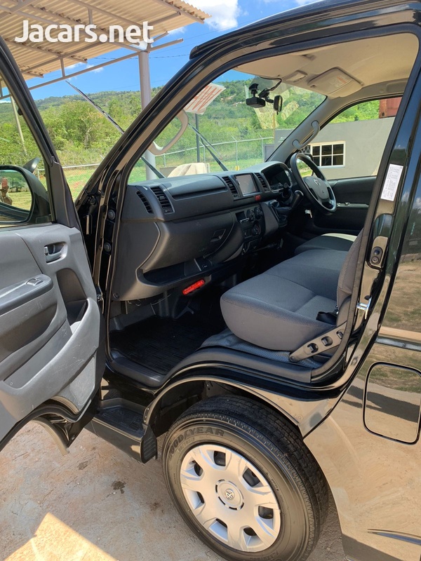 Toyota Hiace 3,0L 2016-9