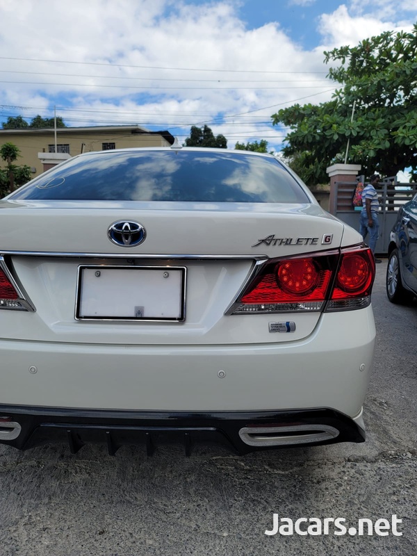 Toyota Crown 3,0L 2014-4