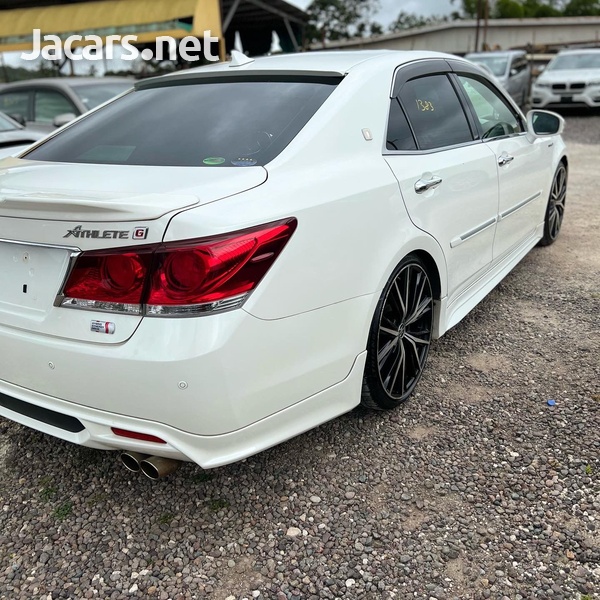 Toyota Crown 2,5L 2013-4