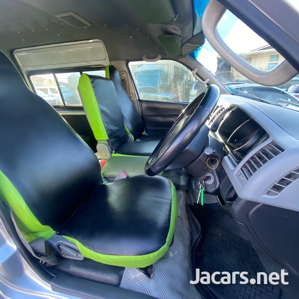 Toyota Hiace 2,5L 2008-3