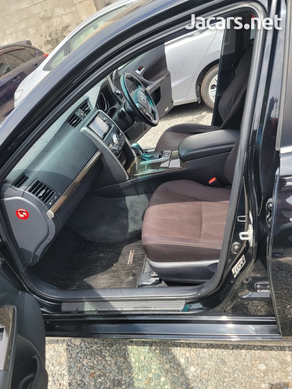 Toyota Mark X 2,5L 2013-9