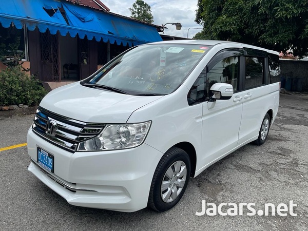 Honda Stepwgn 2,0L 2013-3