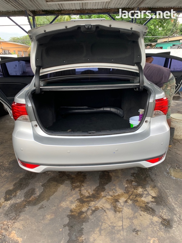 Toyota Avensis 2,2L 2013-7