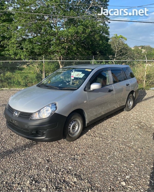 Nissan AD Wagon 1,5L 2017-3
