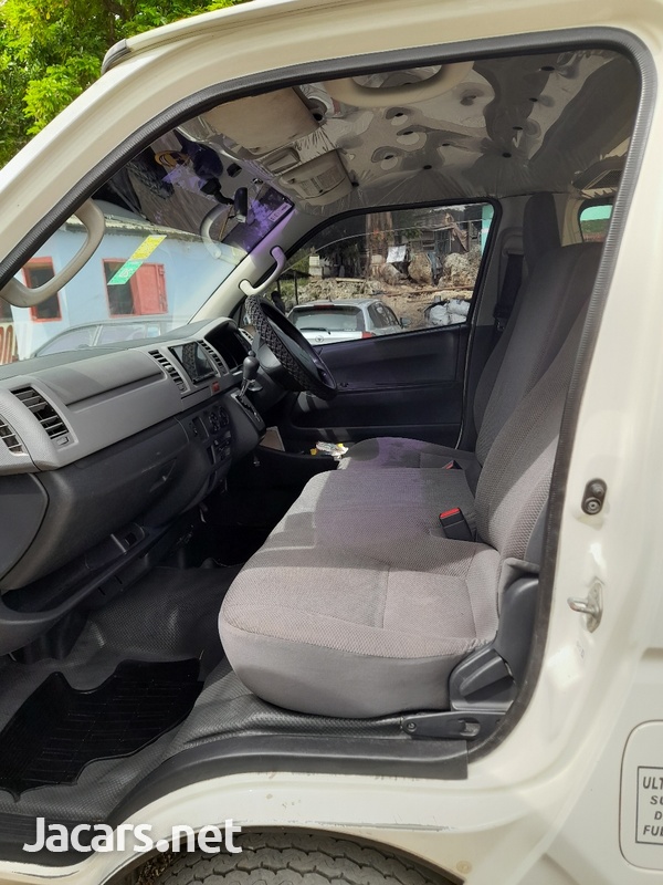Toyota Hiace 2,0L 2012-11