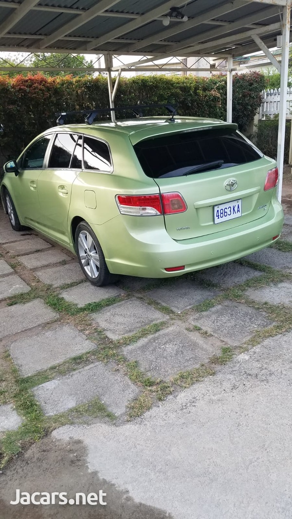 Toyota Avensis 2,0L 2010-6