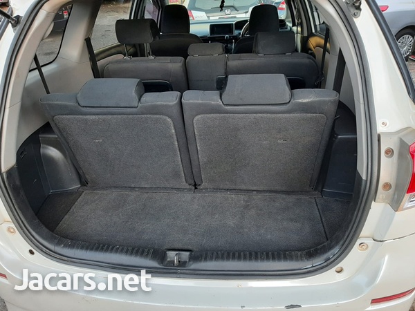 Toyota Wish 1,8L 2010-6
