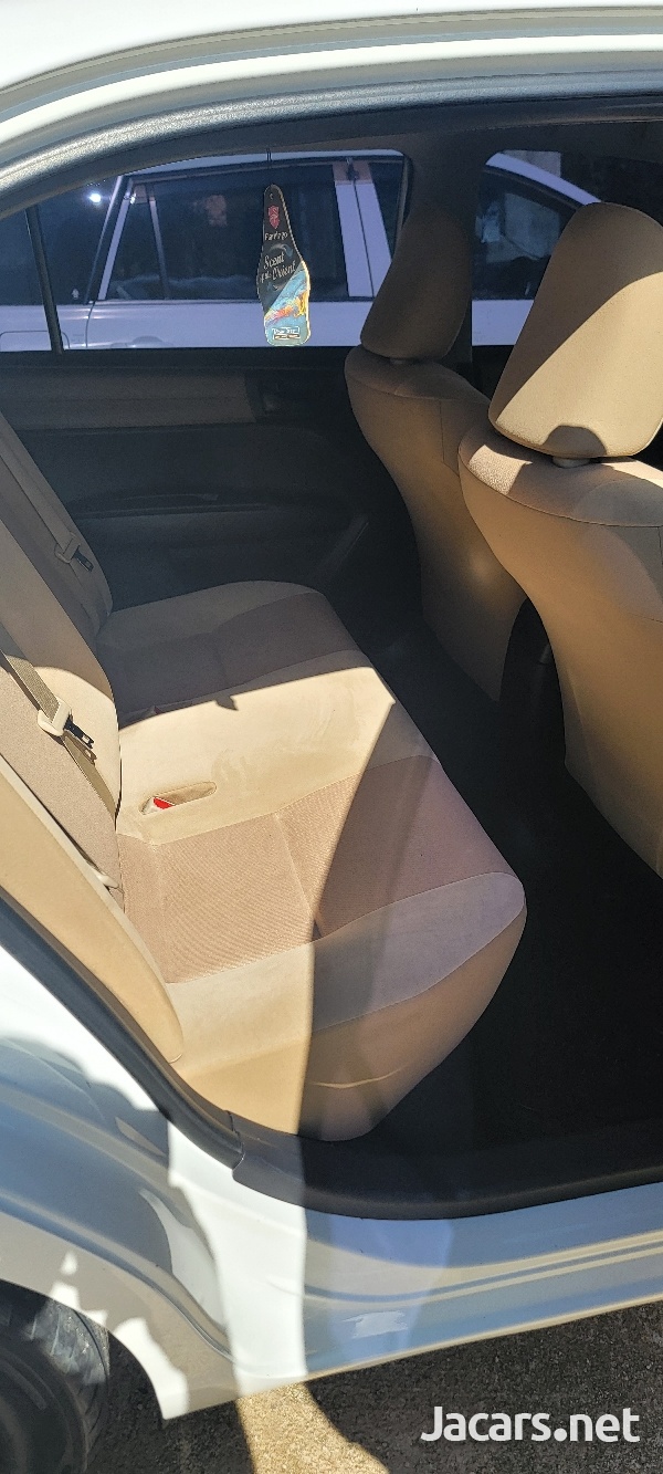 Toyota Axio 1,5L 2015-12
