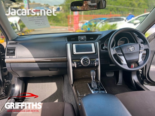 Toyota Mark X 2,5L 2013-10