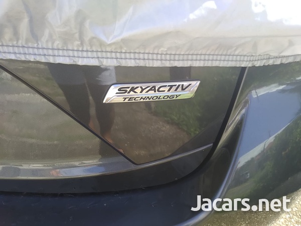 Mazda Axela 2,0L 2014-4