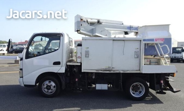 2006 Hino Bucket Truck-5