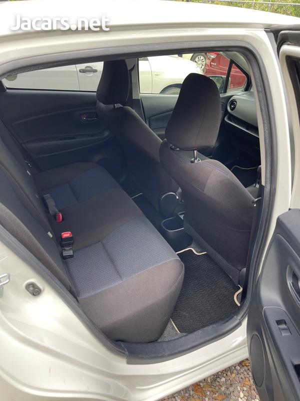 Toyota Vitz 1,3L 2016-9