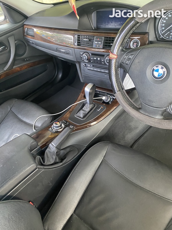 BMW 3-Series 1,9L 2010-7