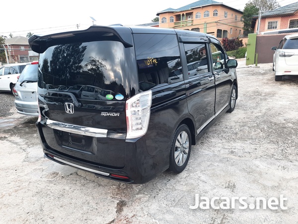 Honda Stepwgn Spada 2,0L 2012-6