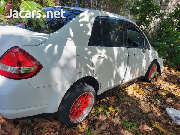 Nissan Tiida 1,8L 2011-5