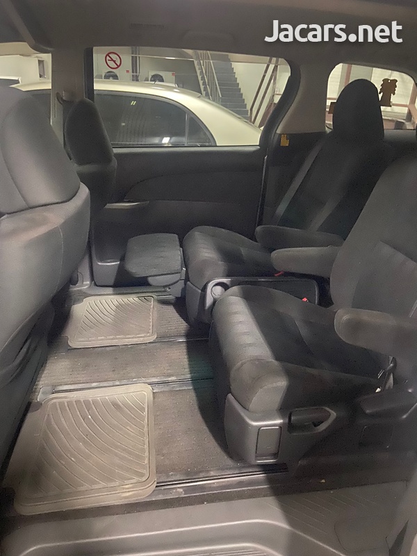 Toyota Estima 2,0L 2010-1