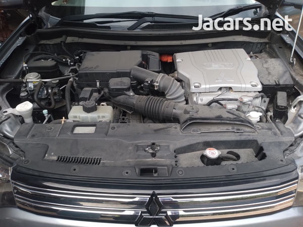 Mitsubishi Outlander 2,5L 2013-12