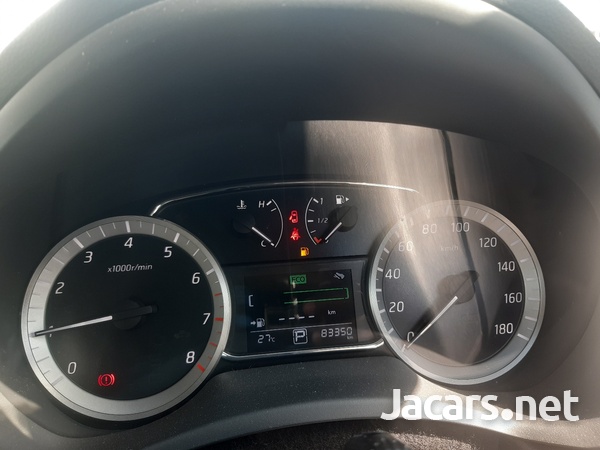 Nissan Sylphy 2,0L 2013-8