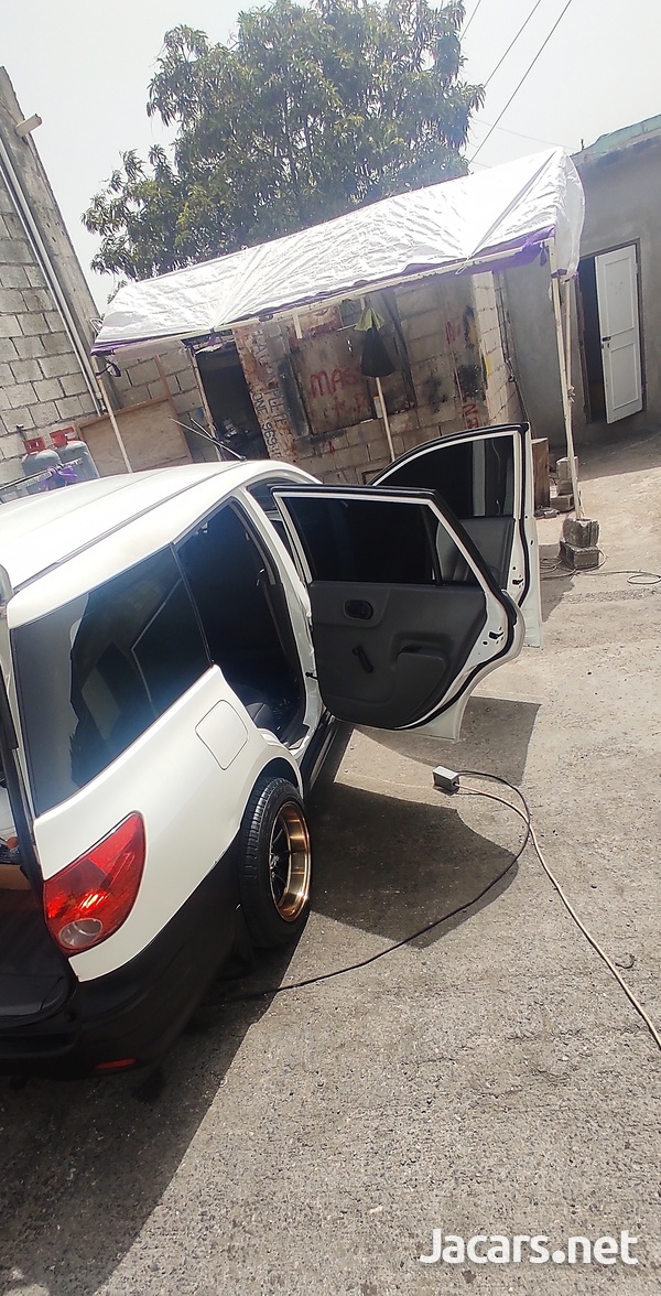 Nissan AD Wagon 1,5L 2014-4