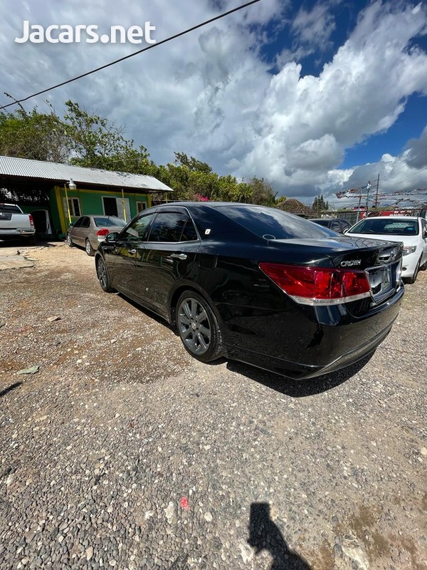 Toyota Crown 2,5L 2014-8