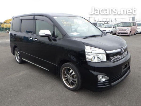Toyota Voxy 2,0L 2013-2