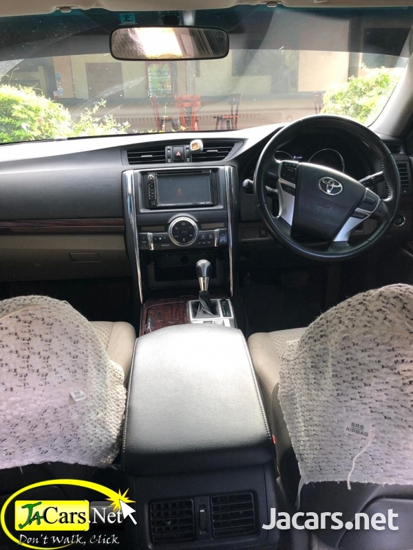 Toyota Mark X 2010-4