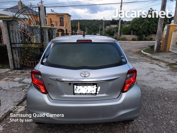 Toyota Vitz 1,0L 2015-7