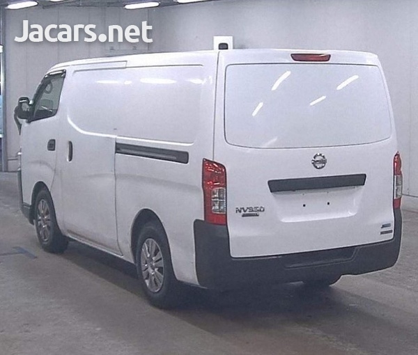 Nissan Caravan 2,0L 2015-4