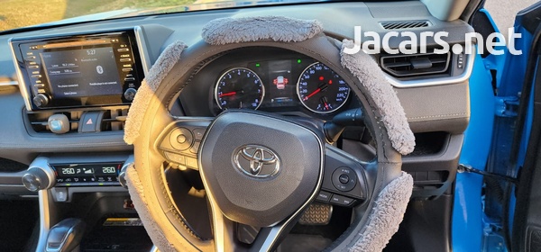Toyota RAV4 2,0L 2020-8