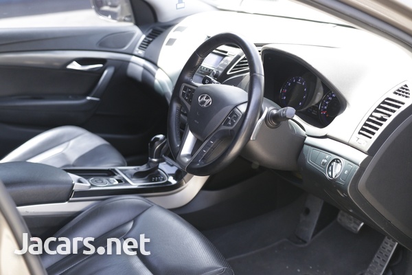 Hyundai i40 2,0L 2013-8
