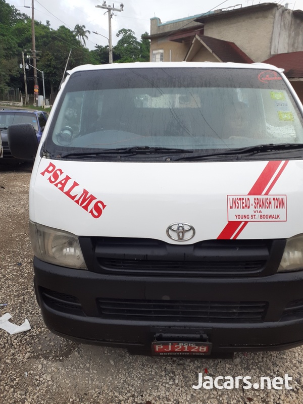 2005 Toyota Hiace-2