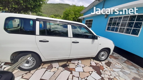 Toyota Probox 1,4L 2016-2