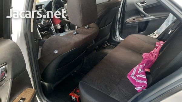 Toyota Mark X 2,5L 2013-3